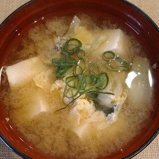 お味噌汁☆チンゲンサイ・豆腐・卵